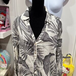Tahari Black and White Leaf Print Button Down Shirt